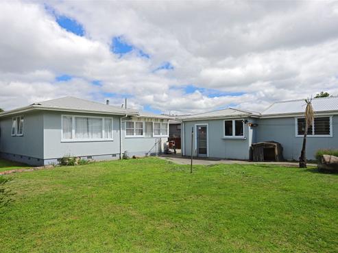 1220 Norfolk Crescent, Mayfair