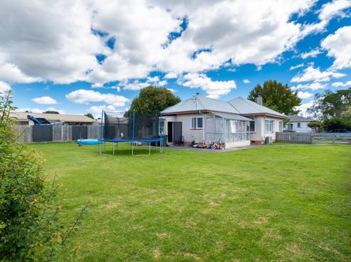 4 Williamson Road, Clive