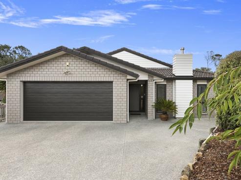 72 Lake Panorama Drive, Henderson Valley