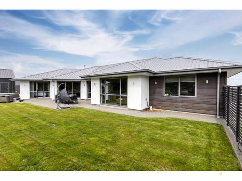 32 Meadowstone Street, Gleniti