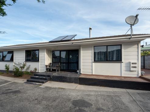 16 Alison Street, Mangakakahi