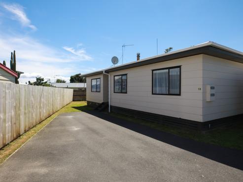 5D Pollen Crescent, Melville