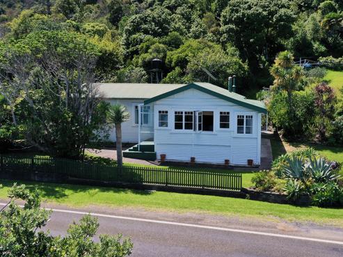 298 Thames Coast Road, Thornton Bay