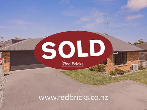 8 Wakefield Place, Rototuna North