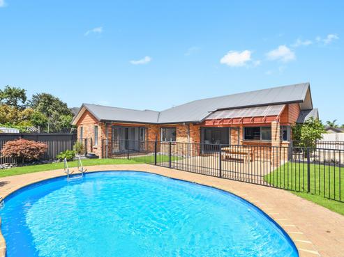 12 Oldfield Court, Huntington