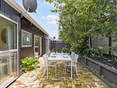 2/1 Gatman Street, Birkdale