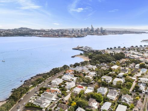14 King Edward Parade, Devonport