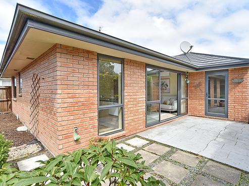 2/123 Sawyers Arms Road, Northcote