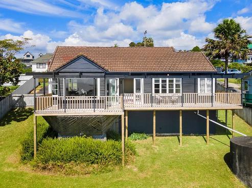 52 Brightside Road, Stanmore Bay