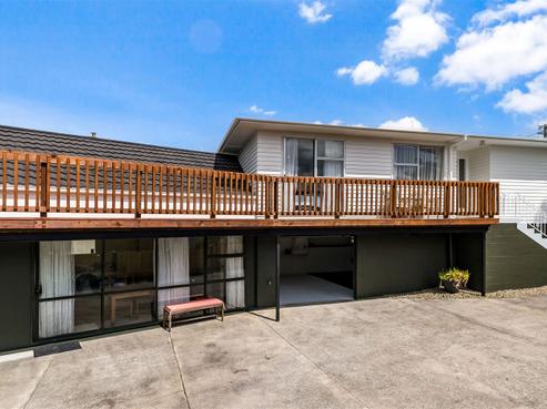 57 Fairmount Road, Titirangi
