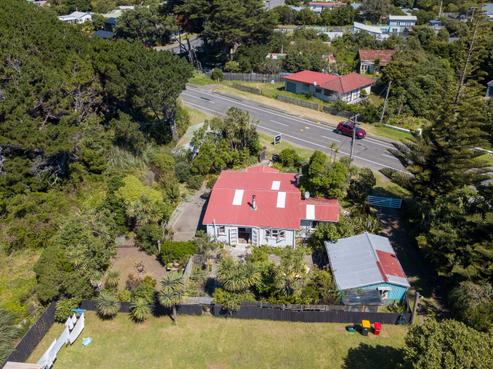 16 Rangiuru Road, Otaki Beach