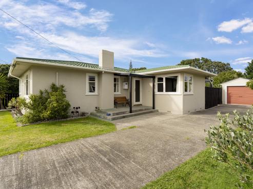 29 Manuka Street, Otaki Beach