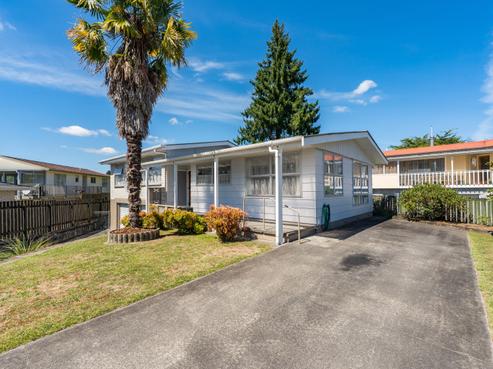 8 Hall Crescent, Taumarunui