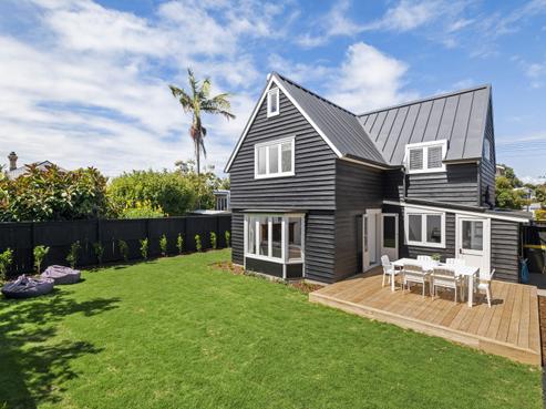 2A Beaconsfield Street, Devonport