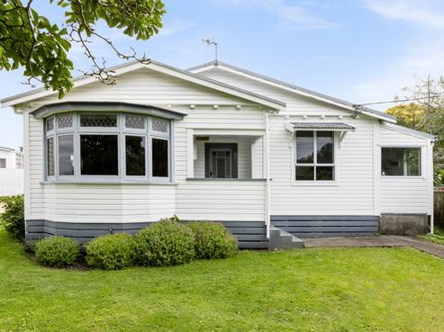 11 Richmond Road, Clive