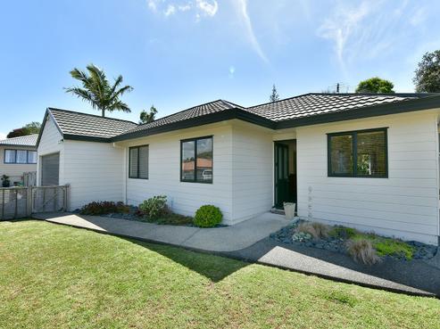 2/8 Knott Road, Stanmore Bay