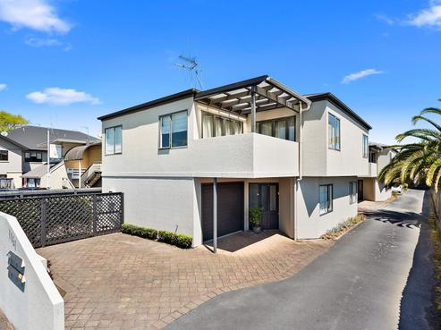 2/1161 Victoria Street, Whitiora