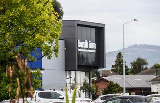 Options in Bush Inn Centre - Motivated Landlord