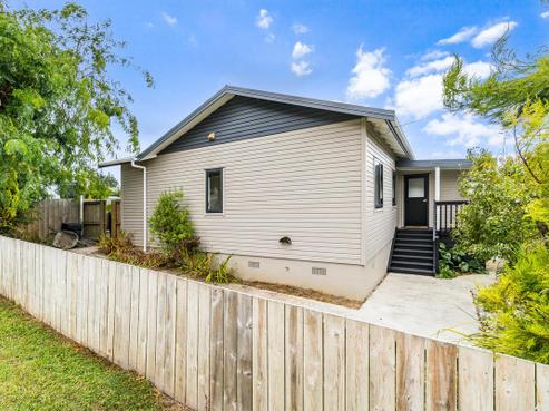 8 Coronation Street, Te Hana