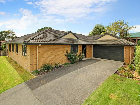 13 Four Oaks Place, Pukekohe