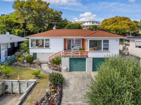8 Alton Avenue, Hillcrest