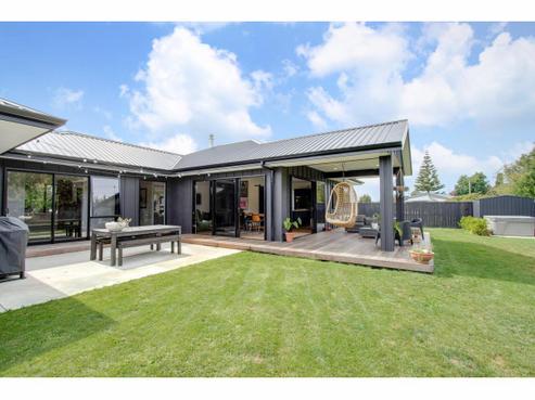 7 Plumtree Lane, Clive