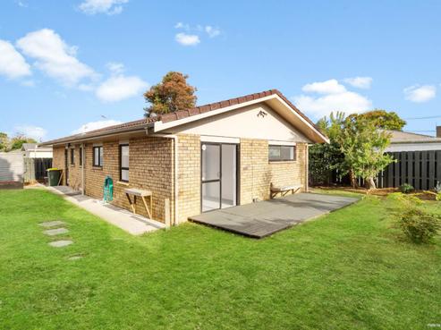 2/6 South Street, Papakura