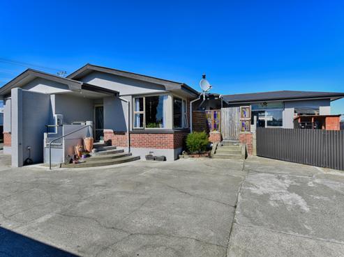 185 Main Street, Mataura