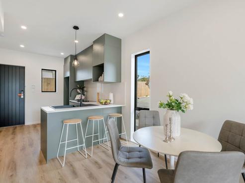 4/285 Te Atatu Road, Te Atatu South
