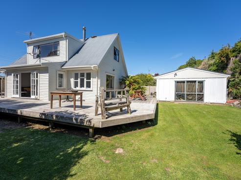 915A State Highway 1, Te Horo