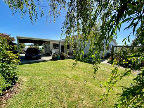 11 Macandrew Street, Owaka