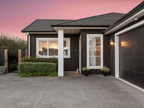 37 Pohutukawa Parade, Riverhead