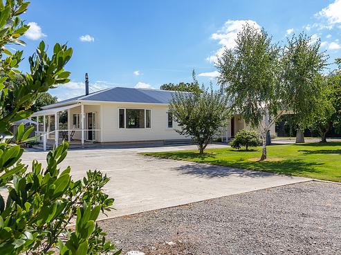 16 Grey Street, Martinborough