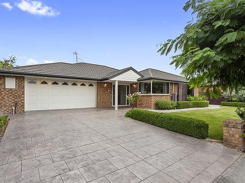 15 Hewitts Road, Woodend