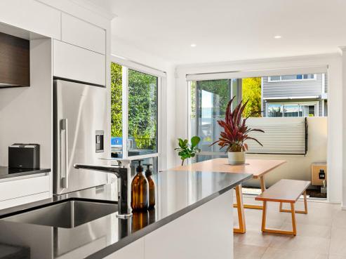 69 Karepiro Drive, Stanmore Bay