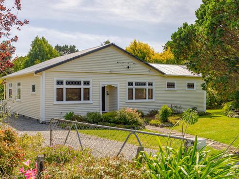 24 South Featherston Road, Featherston