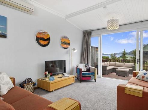 15 Wharfdale Street, Macandrew Bay
