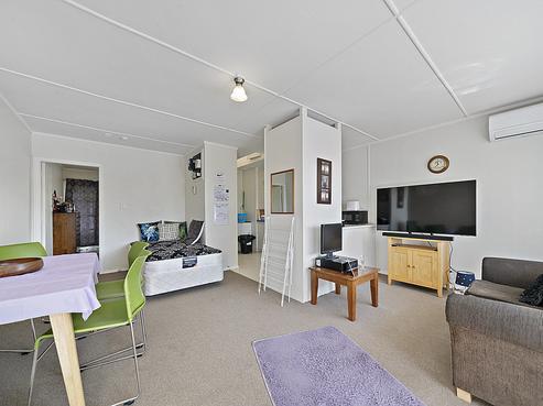 2/28A Islington Street, Trentham
