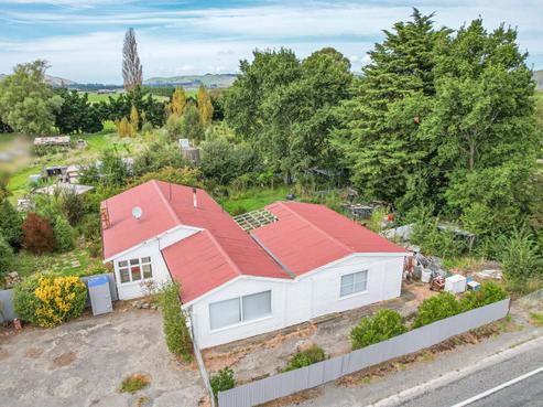 705 Domett Road, Domett