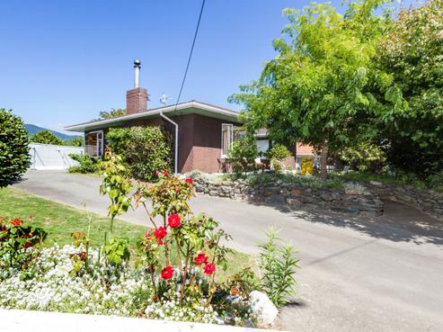 6 Lemari Avenue, Stoke