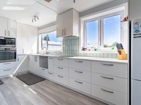 99A Easther Crescent, Kew