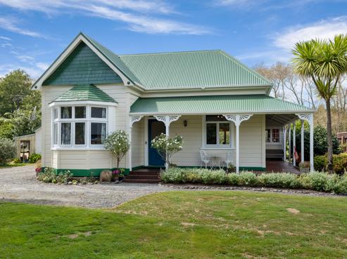 1 Bosworth Street, Egmont Village
