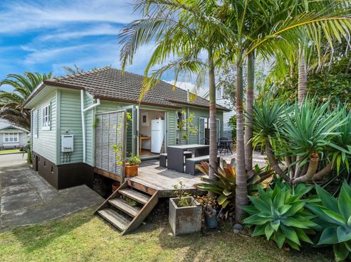 15 Egremont Street, Belmont