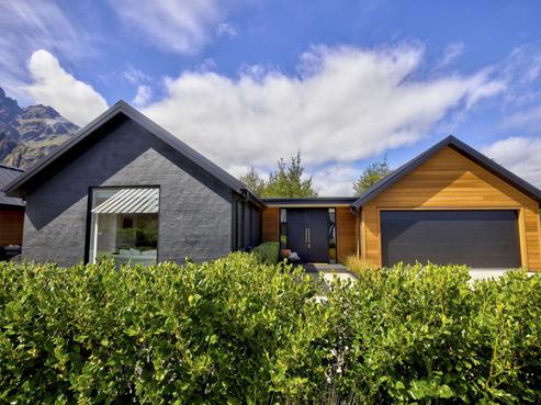 5 Bretby Court, Jacks Point