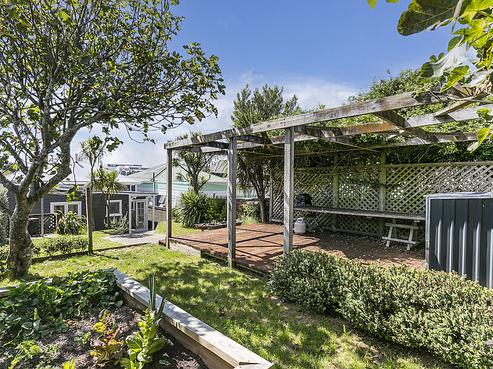 7 Luxford Street, Berhampore