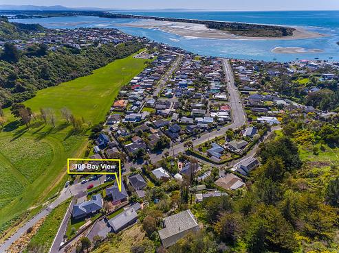 105 Bay View Road, Moncks Bay