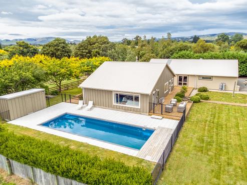 2 Campbell Drive, Martinborough