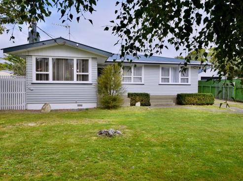 18 Hardie Grove, Featherston