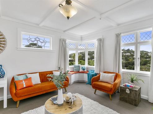 8 Paisley Terrace, Karori