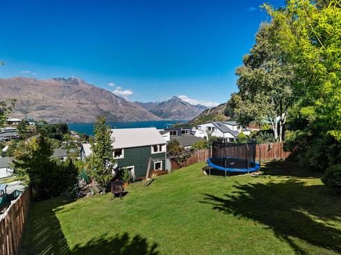 11B Dart Place, Fernhill/Sunshine Bay